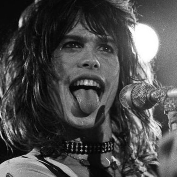 New! Rocker AND ART printed tees - Picture 4 of 10